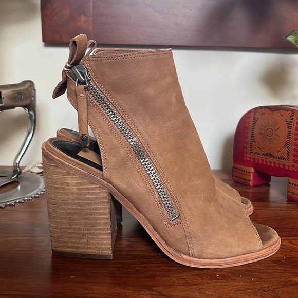 Dolce Vita Open Toe Ankle Boots - Picture 2 of 6